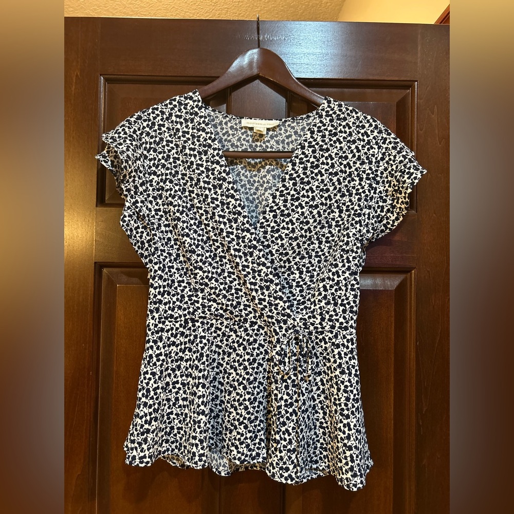 Monteau Los Angeles Floral Peplum Faux Wrap Top Size L